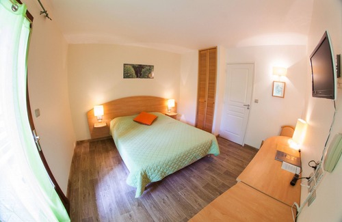 Lascelle Hotel | L'Hôtel Lac des Graves