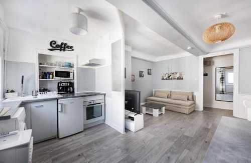 Griffon - Royale Apartment | L'hyper centre terreaux 45m2 équipé CLIM