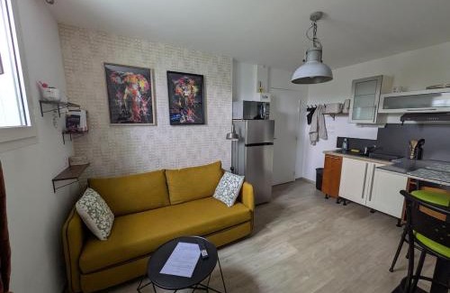 Ernee Apartment | L'INSTANT ROSE Appartement entier tout confort et moderne Hyper centre d'ERNÉE