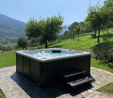 Chef-Lieu Apartment | L'Intimità