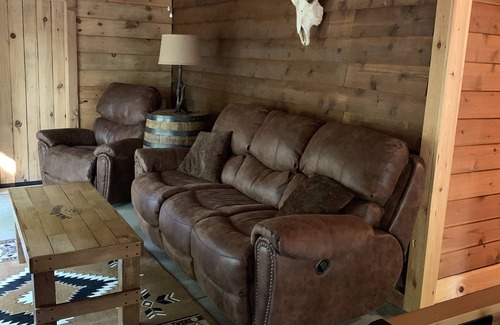 Oneida Cabin | L & L STABLES with Living Quarters