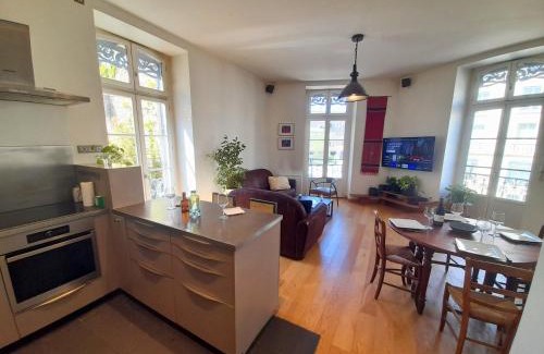 Historic Centre Apartment | L'Oasis Lumière - T3 central, fibre, TV connectée
