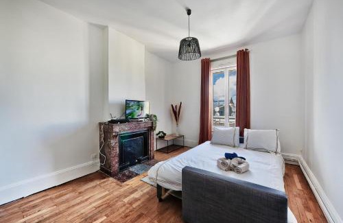 Saint-Fons Apartment | L'Oasis Urbaine - Spacieux et élégant pour 5 pers