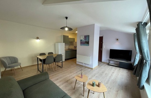 Ardres Apartment | L'olive - fitted kitchen, city center, fiber
