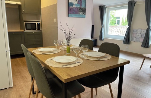 Ardres Apartment | L'olive - fitted kitchen, city center, fiber