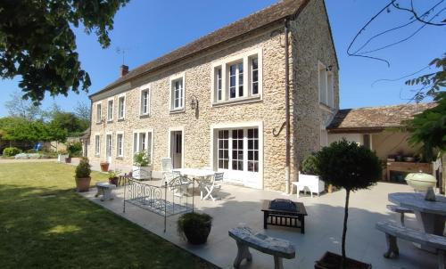 Richebourg Villa | L'ombre du Tilleul - Gîte familial