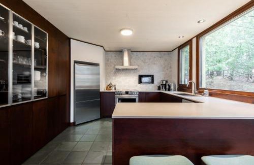 Orford House | L'Orford VIEW POOL TENNIS SPA