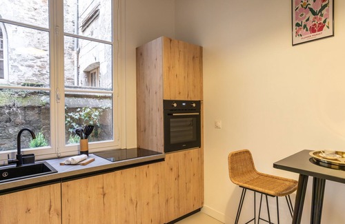 Dobree-Bon Port Apartment | La Baronne- Chaleureux T2