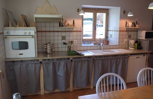 Naves-Parmelan Apartment | La Bergerie, apartment in an old farmhouse!