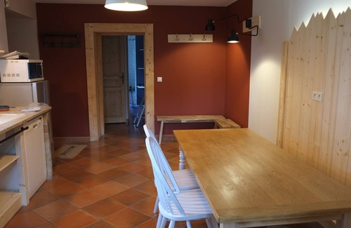 Naves-Parmelan Apartment | La Bergerie, apartment in an old farmhouse!