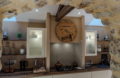 Vaillac Cottage | La Bergerie de Laura, stone house with private swimming pool classified 4*