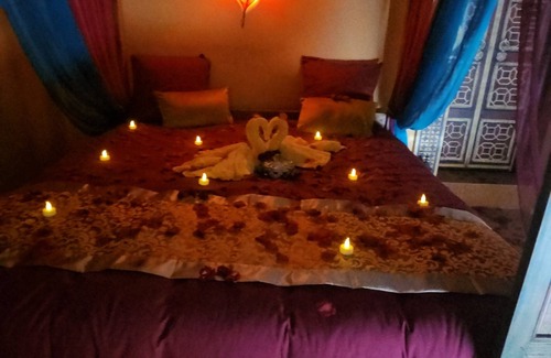 Besse-sur-Issole Bed & Breakfast | La Bess'itude bed and breakfast Riad 1001 nuits