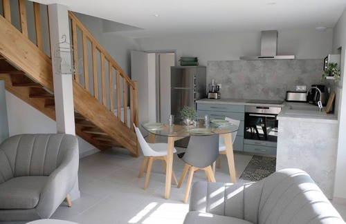 Celle-Levescault House | La Boite aux Lettres