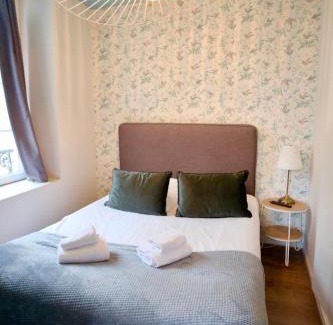 Centre Ancien Apartment | La Bonbonnière, Bleue ou Rose