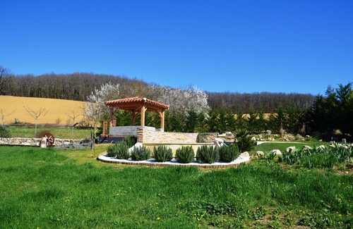 Biran House | "La Borde" Character gersoise farmhouse with superb swimming pool, jacuzzi, trampoline