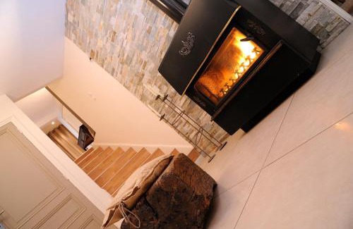 Corcelles-en-Beaujolais House | La Brocantine