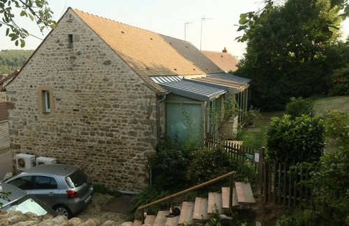 Chatel-Moron House | La Buissonnière in South Burgundy: whole house with swimming pool