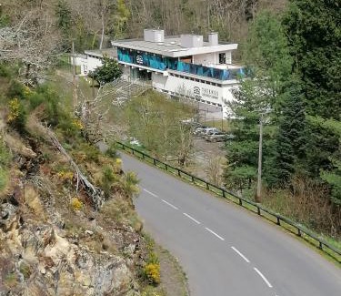 Chateauneuf-les-Bains House | La CABANE AUX ECREVISSES - LES PIEDS DANS L'EAU