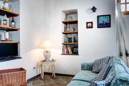 Marina del Cantone House | La Cabane Bleau The perfect beachfront apartment