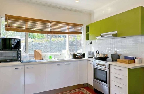 Upwey House | La Cachette in Upwey | 3BR Retreat with Mountain Views