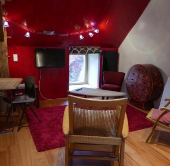 La Lande-de-Goult Bed & Breakfast | La Cage aux Oiseaux