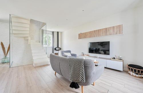 Le Raincy House | La Casa Blanca - 6 personnes proche Disney & Paris
