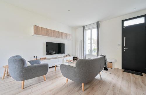 Le Raincy House | La Casa Blanca - 6 personnes proche Disney & Paris