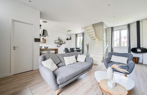 Le Raincy House | La Casa Blanca - 6 personnes proche Disney & Paris