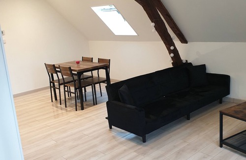 Farges-en-Septaine Bed & Breakfast | La Casa D'augy à Farges en Septaine Logement au 1er Étage