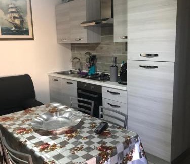 Villafranca in Lunigiana Apartment | La casa dei quadri
