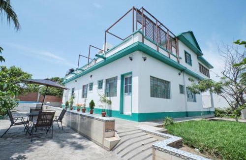 Huacho Hotel | La Casa de Algodon