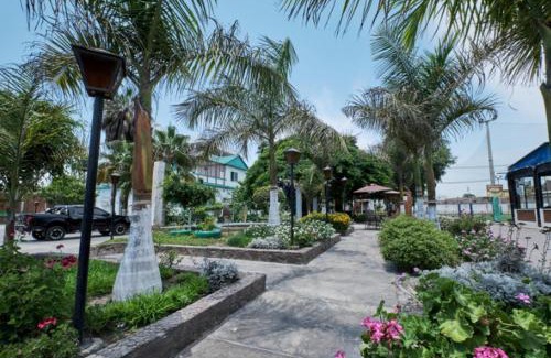 Huacho Hotel | La Casa de Algodon