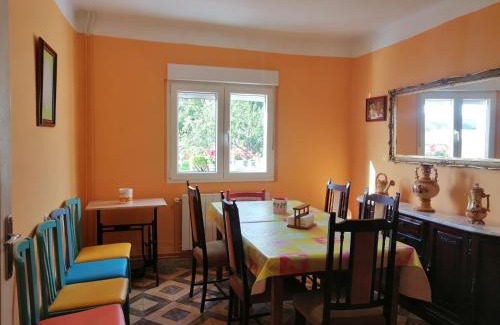 Sariego Apartment | La Casa de Colores