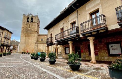 Riaza Apartment | La casa de Paloma en la Plaza Encanto histórico