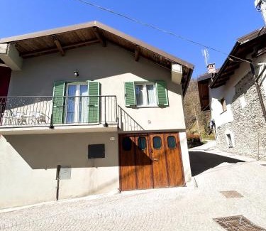 Roccasparvera House | La casa di Prit