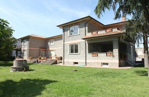 Monterosi House | La Casa di Sofia - Casa Vacanza Monterosi