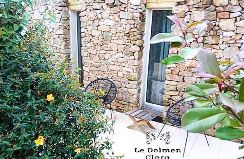 Plounevez-Lochrist House | La Casa du Dolmen Clara, 2 Personnes, Balnéo Privée