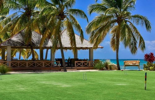 Long Island Villa | La Casa - Stunning Sea Views