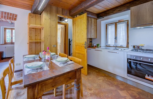 Somma Lombardo House | La Casetta Sul Fiume Borghetto Court, Somma Lombardo, Italy