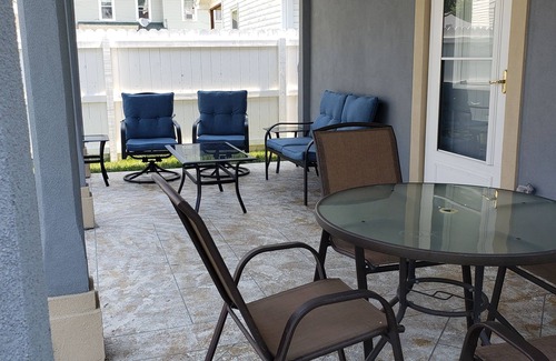 Muscatine House | La Casita Guest House