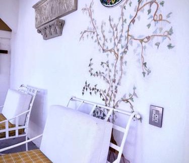 Bustamante House | La Casita Inn Bustamante