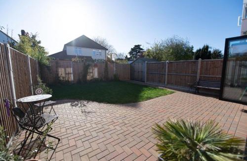 Frinton-on-Sea House | La Casita - Inside the Gates of Frinton-On-Sea