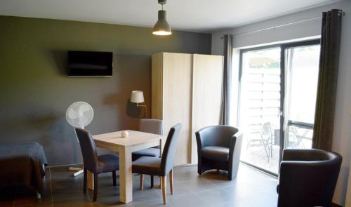 Foy-Notre-Dame Apartment | La Chambre Du Pèlerin