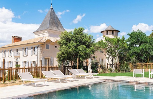 Caux Apartment | La Cheminée, Gîte Haut de Gamme au Charme Intemporel, Avec Piscine et Sauna