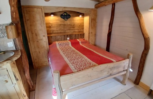 Bagnac-sur-Cele Cabin | La Comté "Where the frogs sing