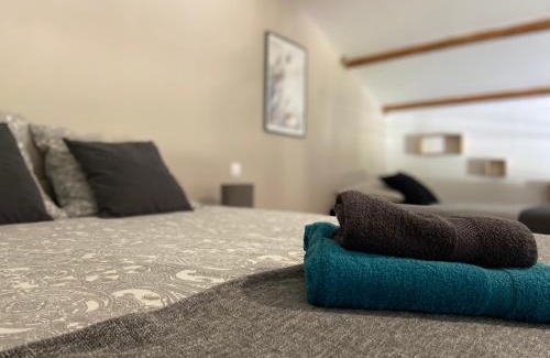 Sainte-Gemme House | « La Crécerelle » spacieux gîte contemporain entre Tarn et Aveyron