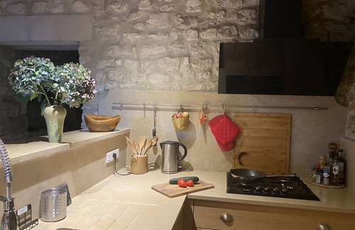 Crestet House | "La Demeure" Mas au Cœur du Village de Crestet Avec Piscine Privée