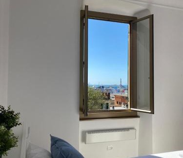 Lagaccio Apartment | La finestrella sul porto