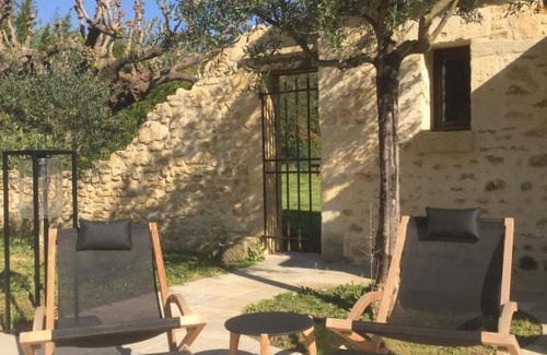 Blauzac Bed & Breakfast | La Fontaine des Oliviers