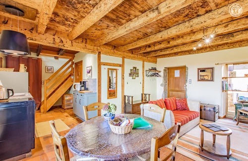 Bourgvilain House | la Framboisine - Bourgvilain